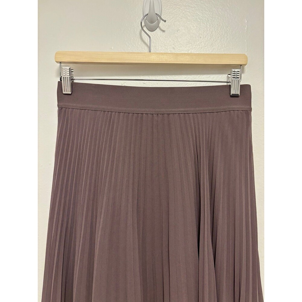 EUC Aritzia Wilfred Twirl Skirt in Smoked Eggplant Size M - Picture 4 of 7